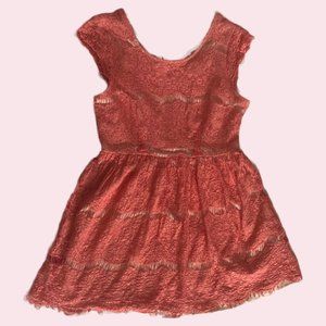 A. Peach Pink Lace Mini Dress With Exposed Zipper & Cap Sleeve (Size M)